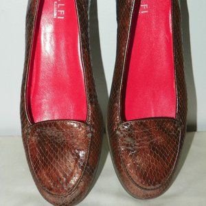 AMALFI  Skin Flats Sz 7.5  M